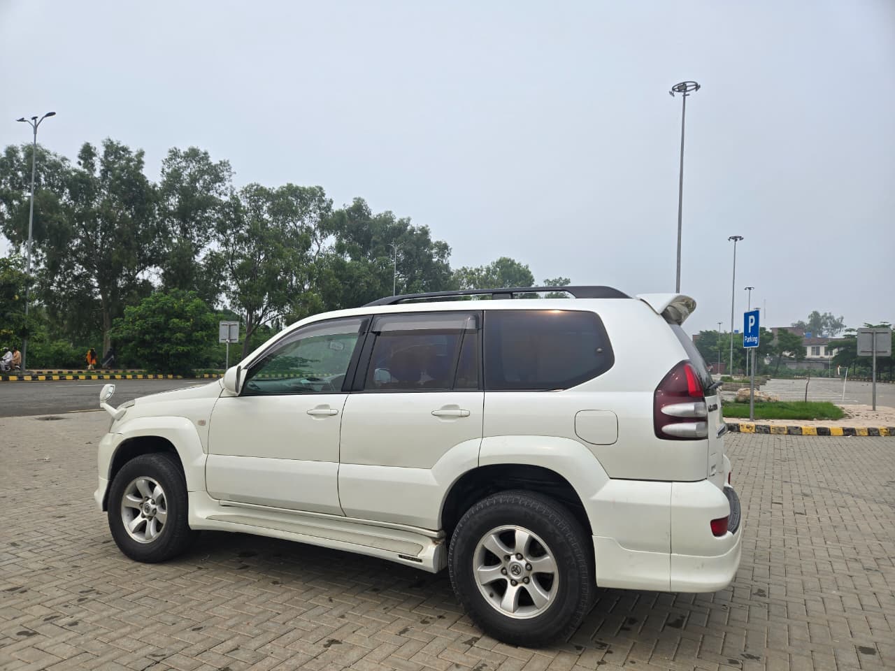 Land Cruiser Prado TZ 3400